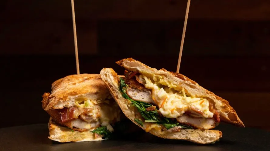 BEEFCIOUS CHICKEN-SANDWICH